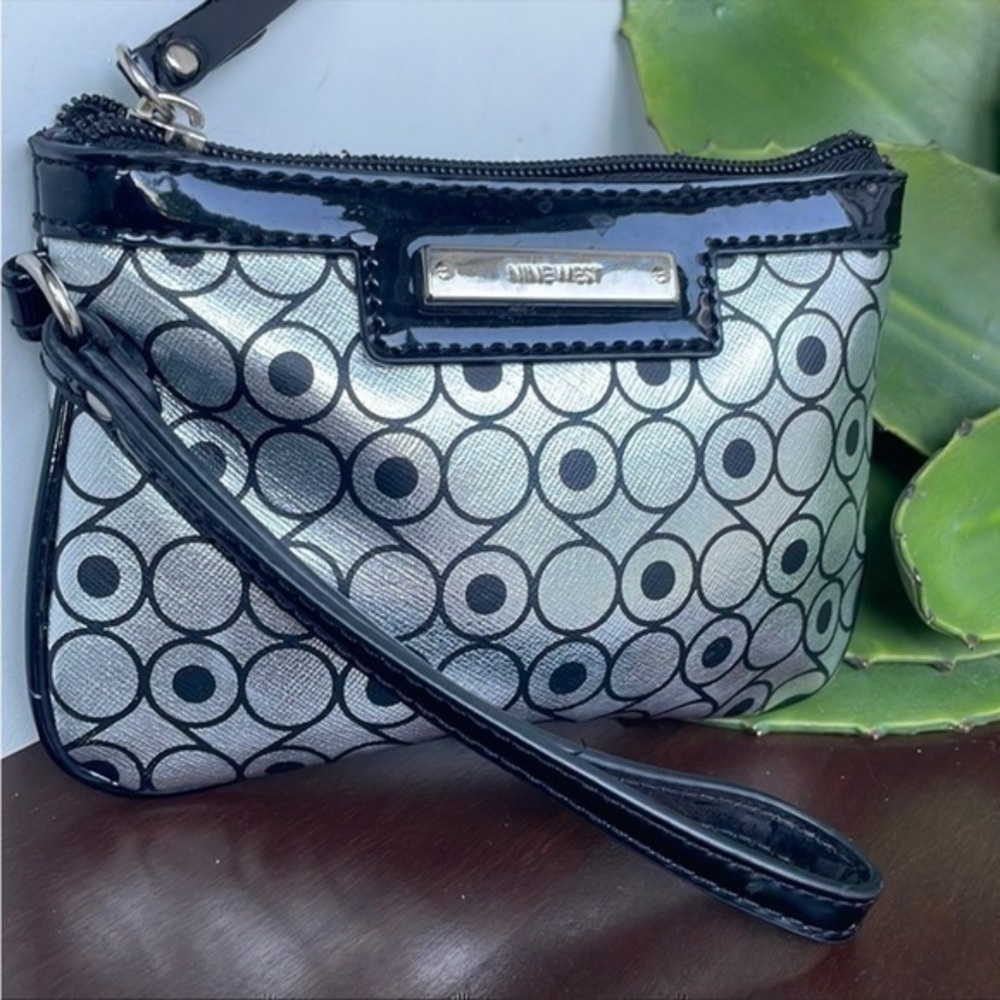 Nine West Wristlet, NWOT